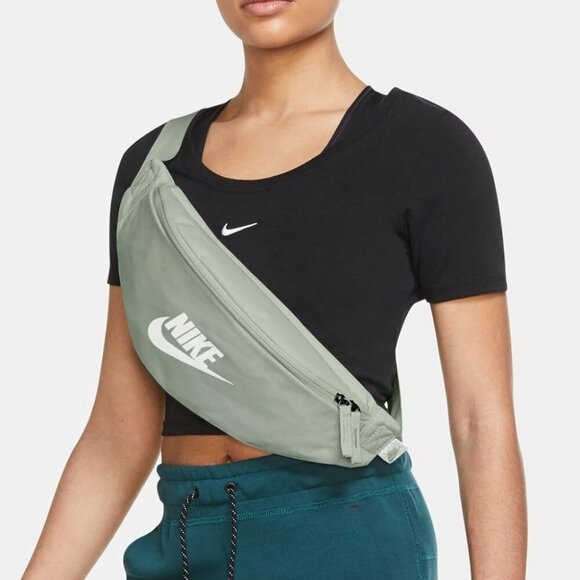 Nike Heritage Hip Fanny Pack Green Black Belt Bag DB0490-370 Gym School - Picture 1 of 6
